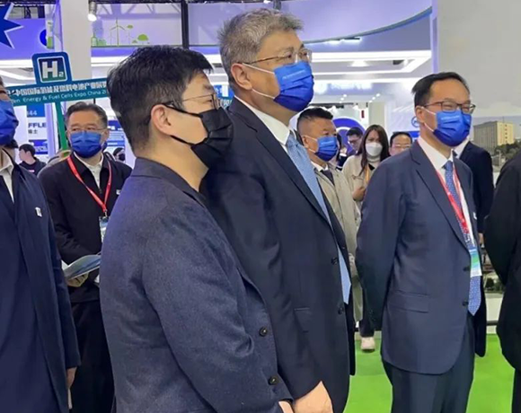 �й������������³���������Դ���Ŷ��³�����Ծ������ʨ����չ̨